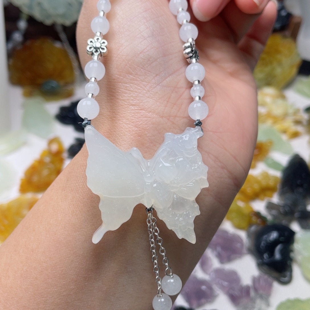 蛇纹石玉颈饰未镶嵌