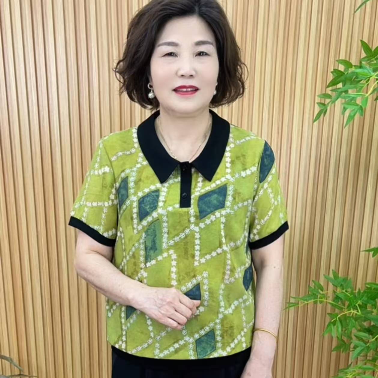 妈妈装夏季娃娃领薄款宽松显瘦透气凉快中老年女装短袖上衣 V2586