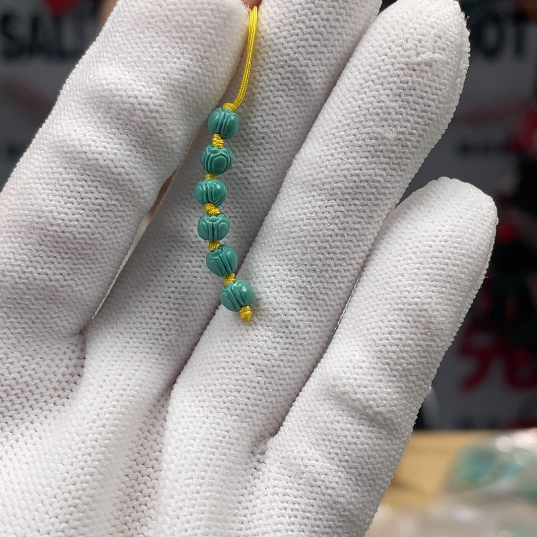 绿松石未镶嵌挂件