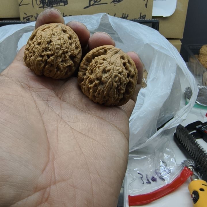 文玩核桃 南疆石 球体