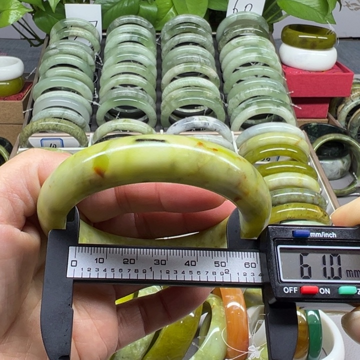 蛇纹石玉未镶嵌手镯9