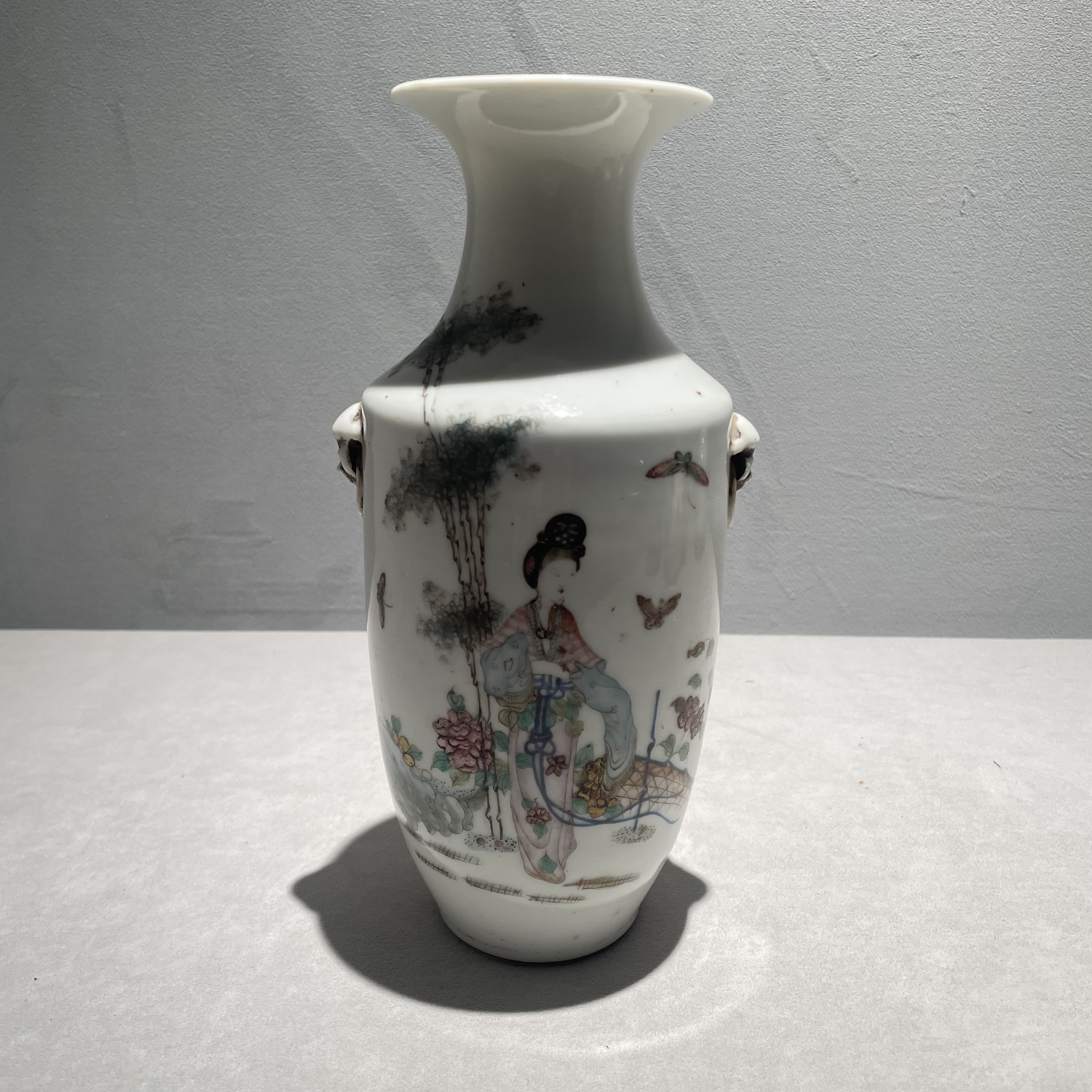 晚清民国粉彩仕女诗文赏瓶