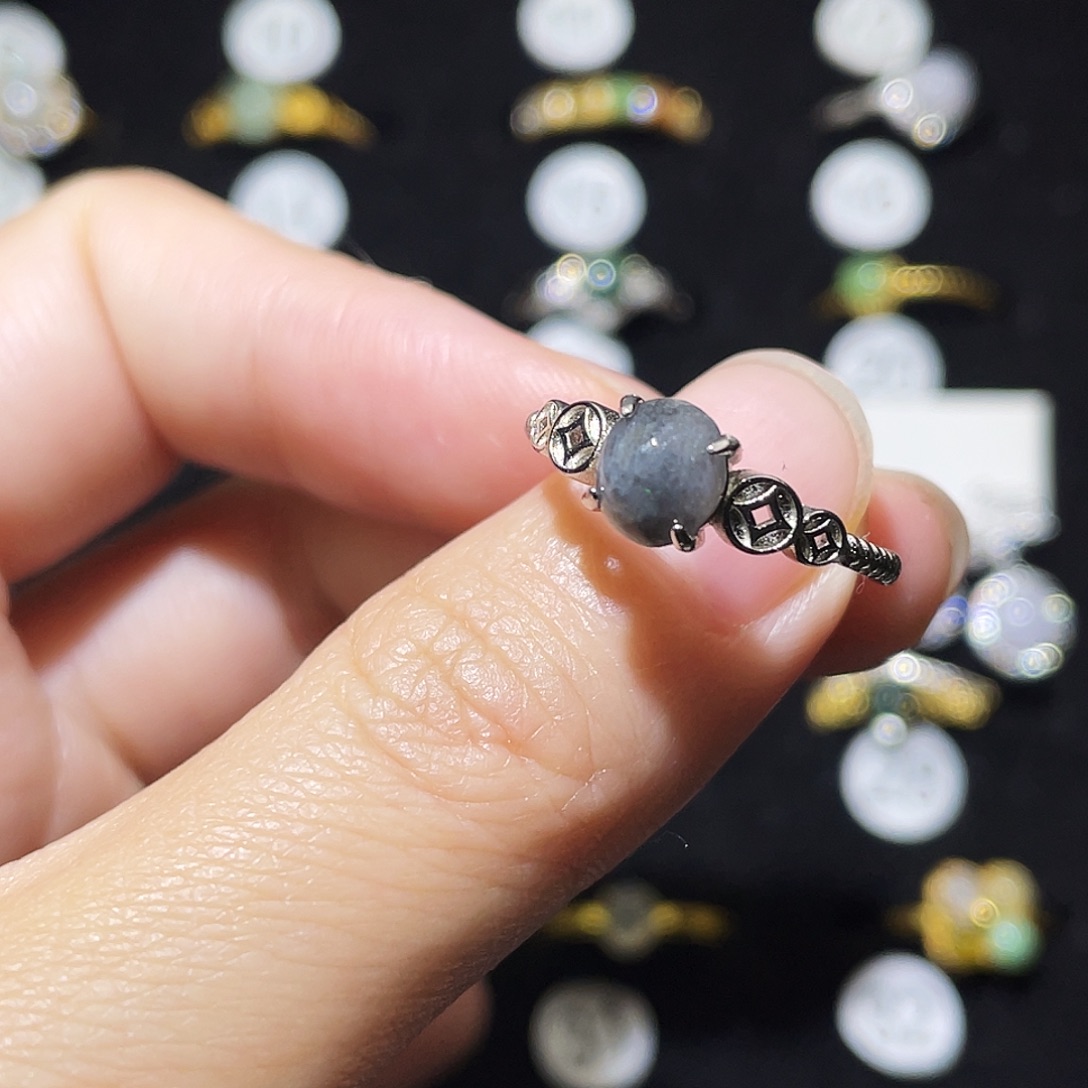 翡翠未镶嵌戒指戒指