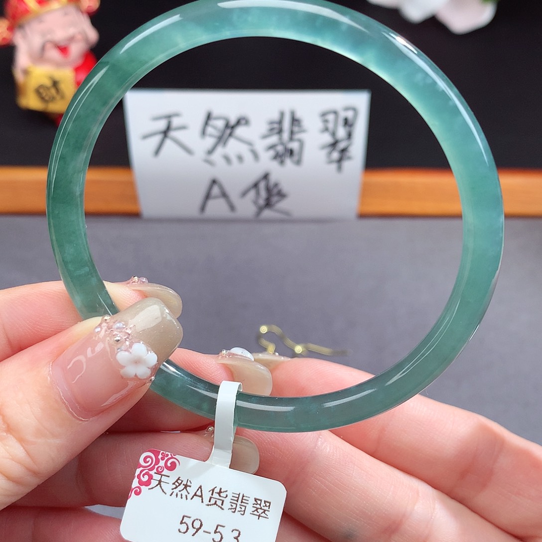 翡翠手镯（圆镯）未镶嵌Y****x