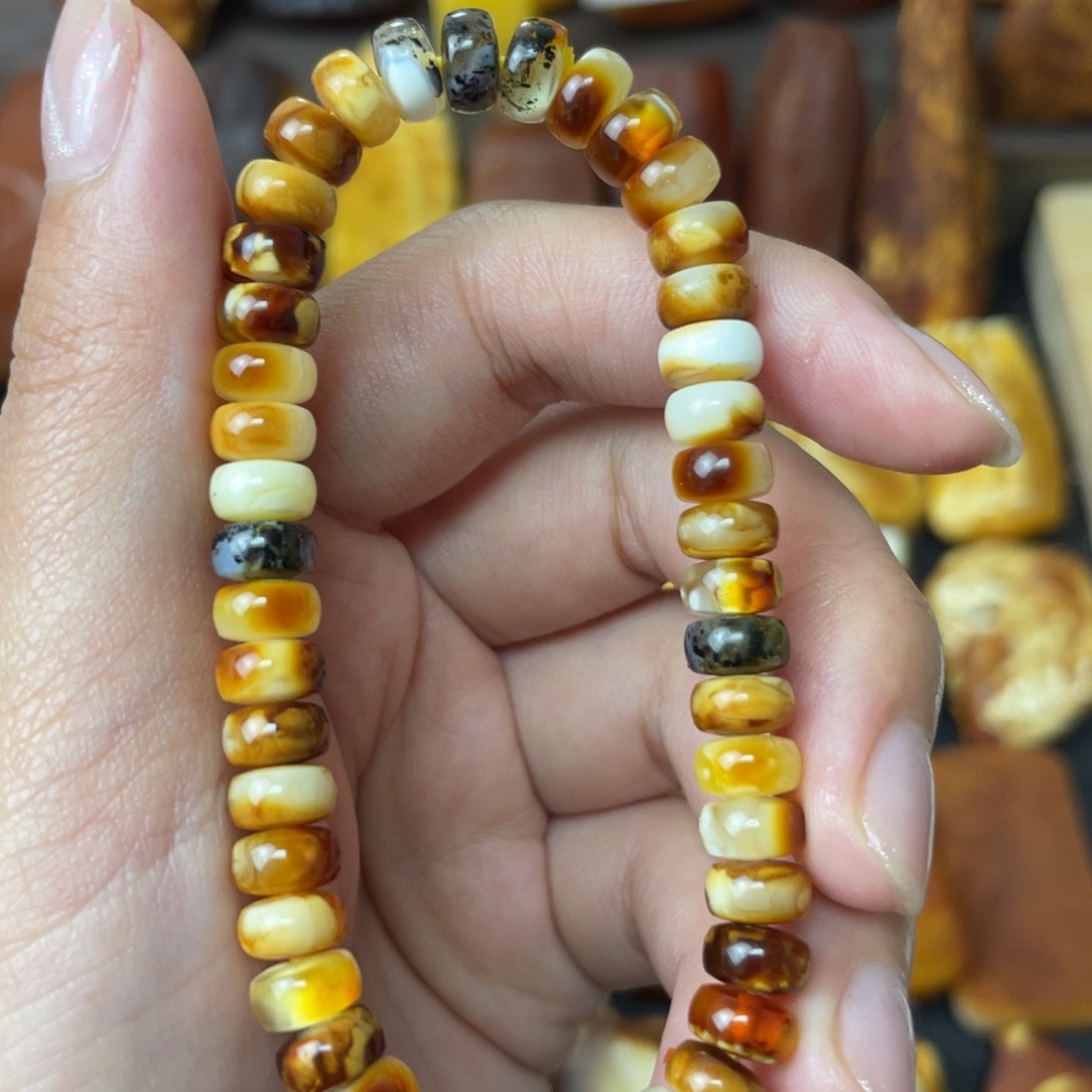 定制蜜蜡沁色手串