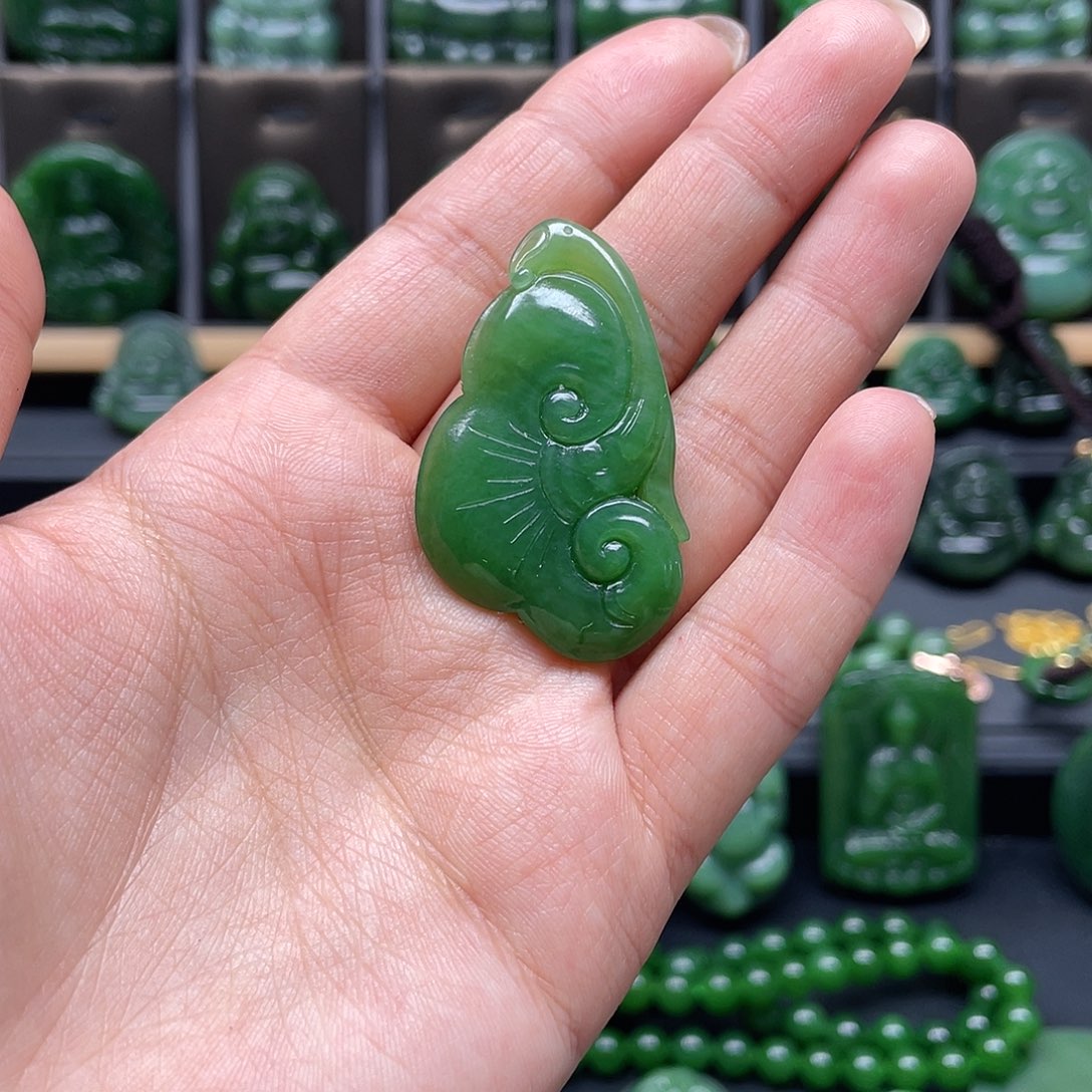 和田玉吊坠未镶嵌