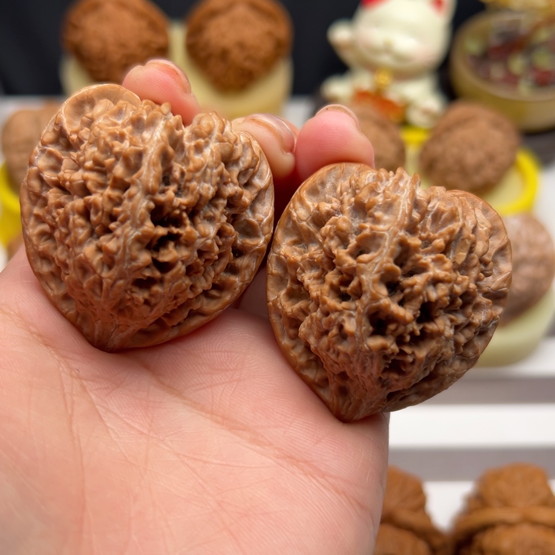 把件文玩核桃42原桩红皮百花山