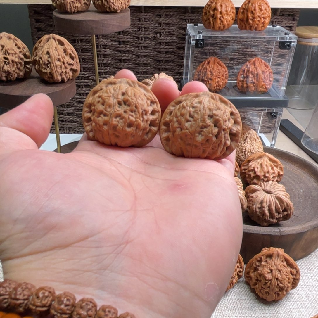 简***单文玩核桃把件43血麒麟