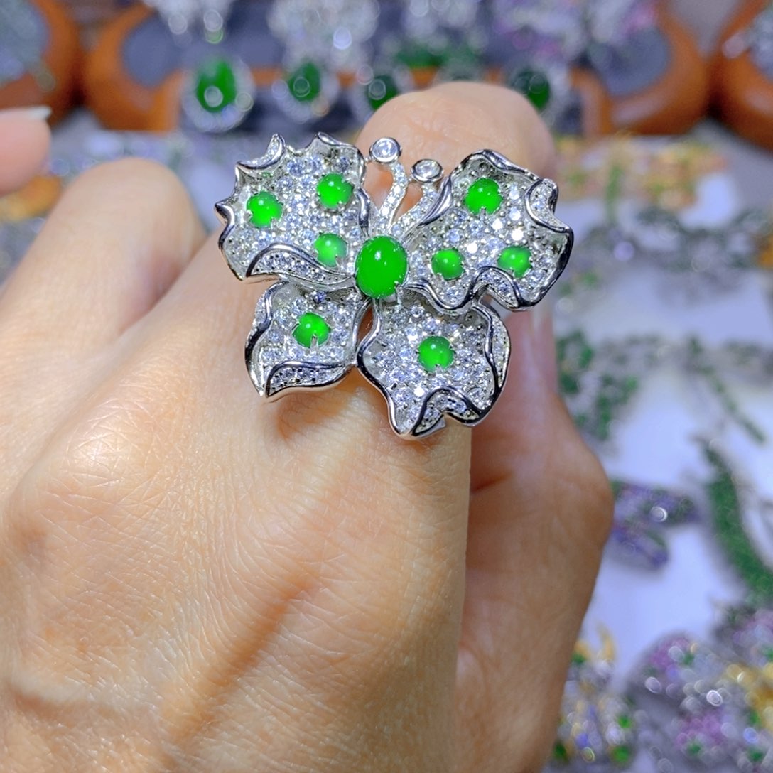 翡翠颈饰银S925镶嵌天然翡翠