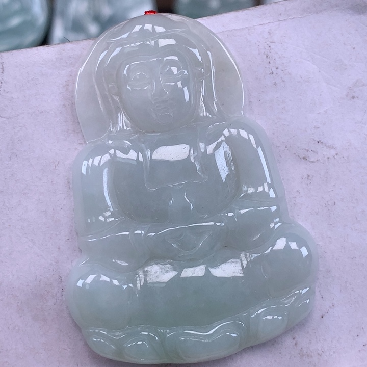 颈饰未镶嵌翡翠观音