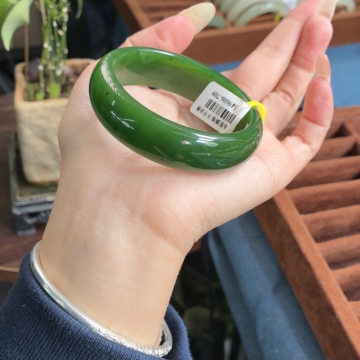 和田玉未镶嵌手镯  51/52可戴