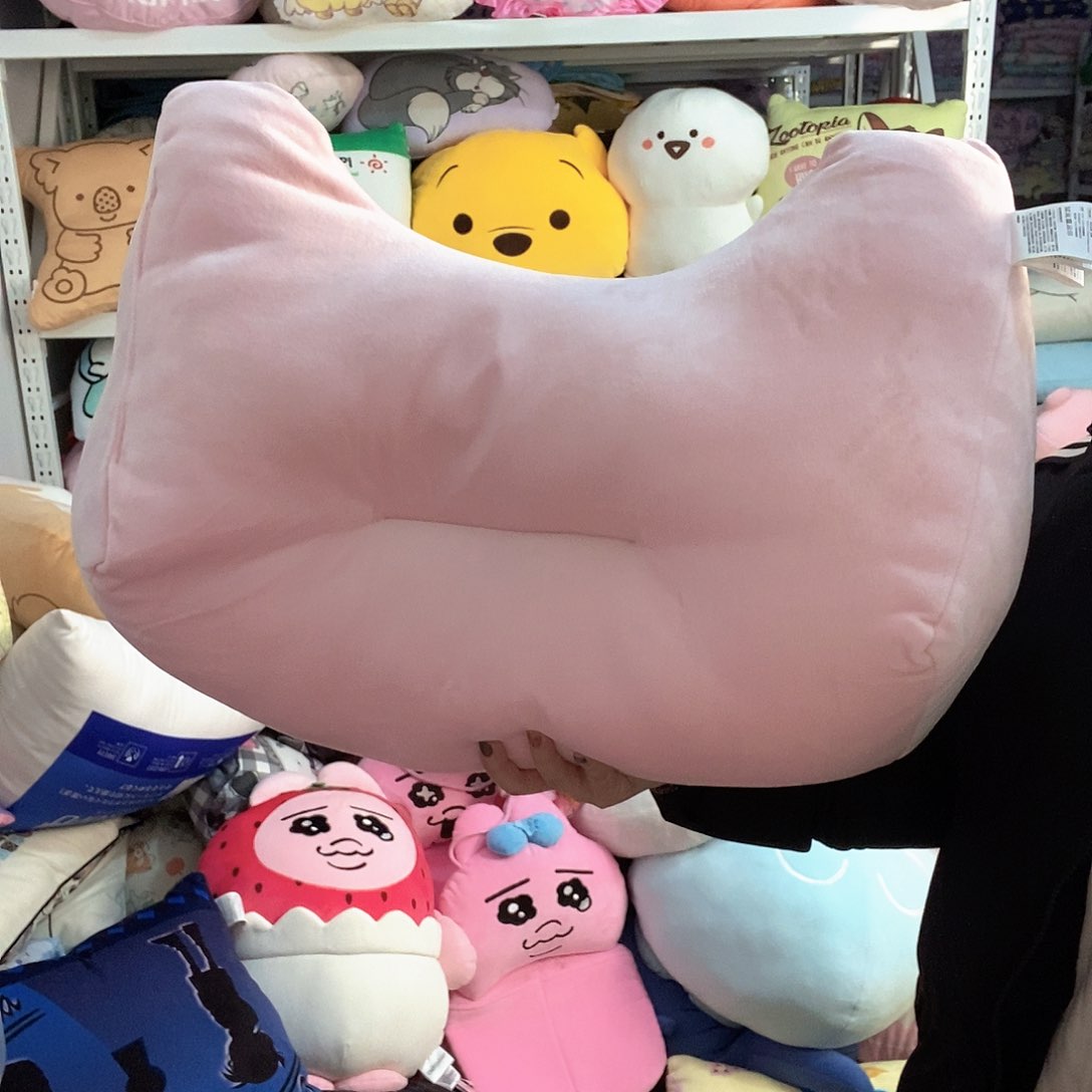 绒面大靠背一个。 粉色。