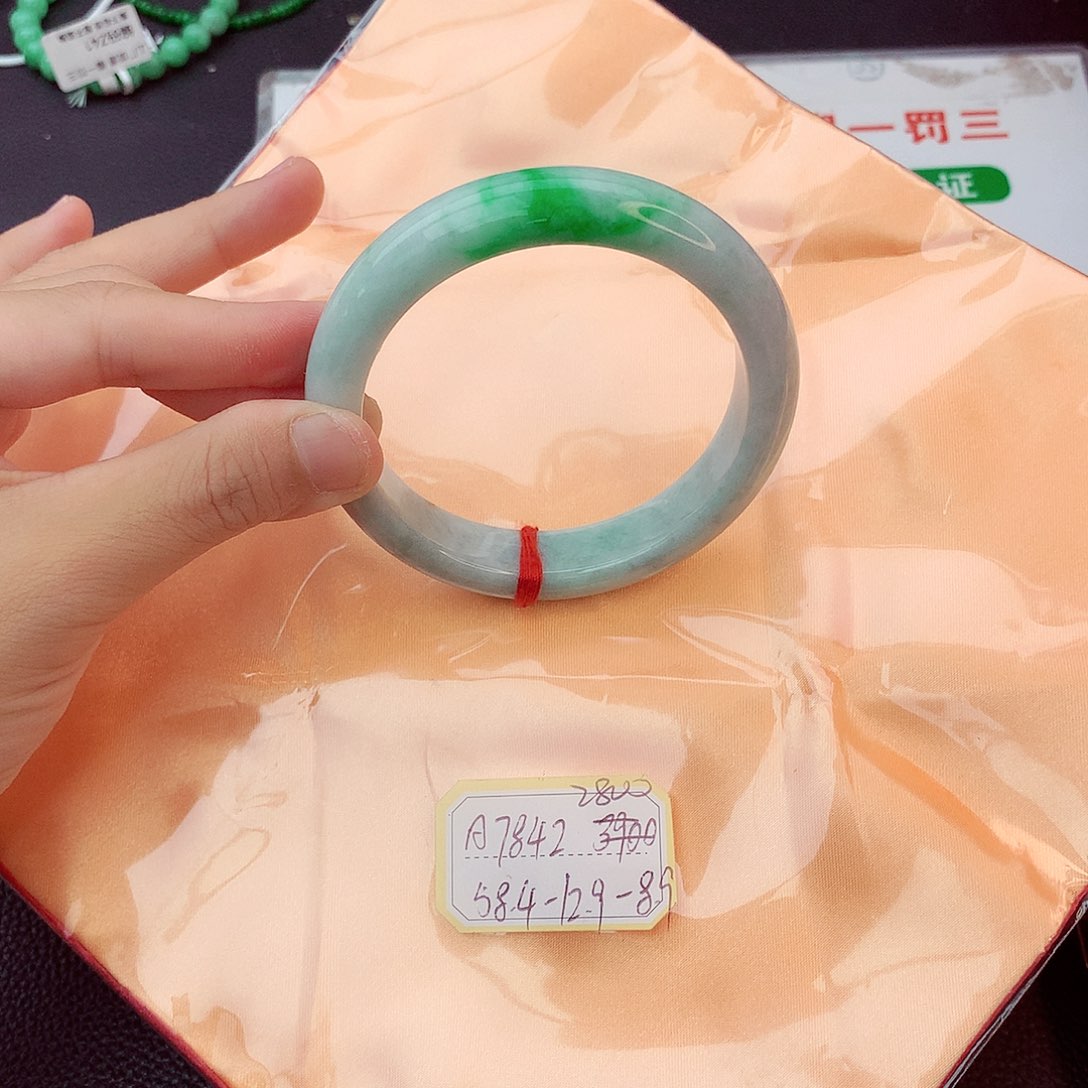 翡翠未镶嵌手镯翡翠