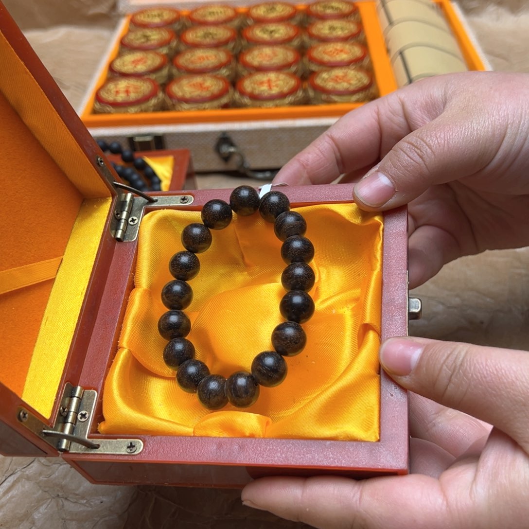 大叶紫檀（黑酸枝木类）