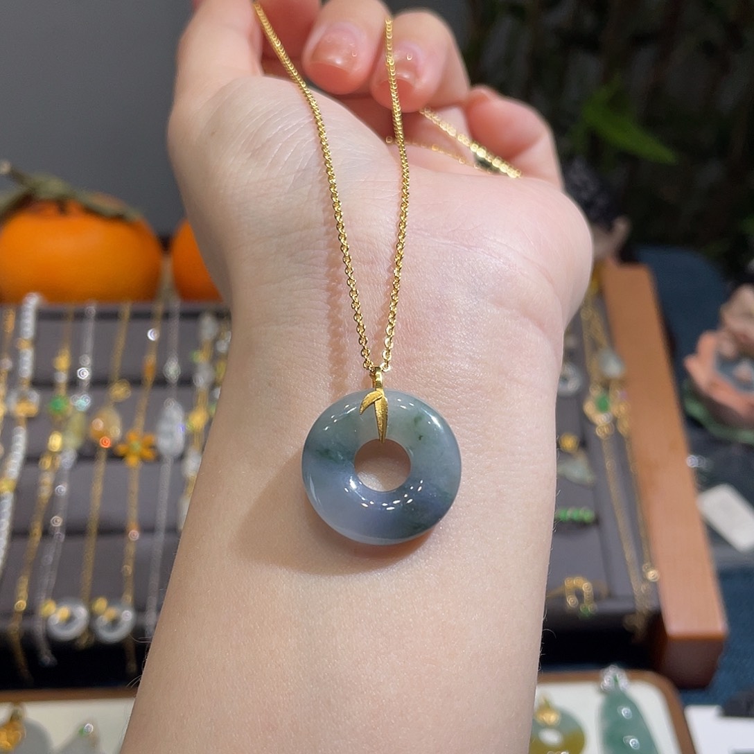 翡翠吊坠(不含链)18K金镶嵌甜甜圈