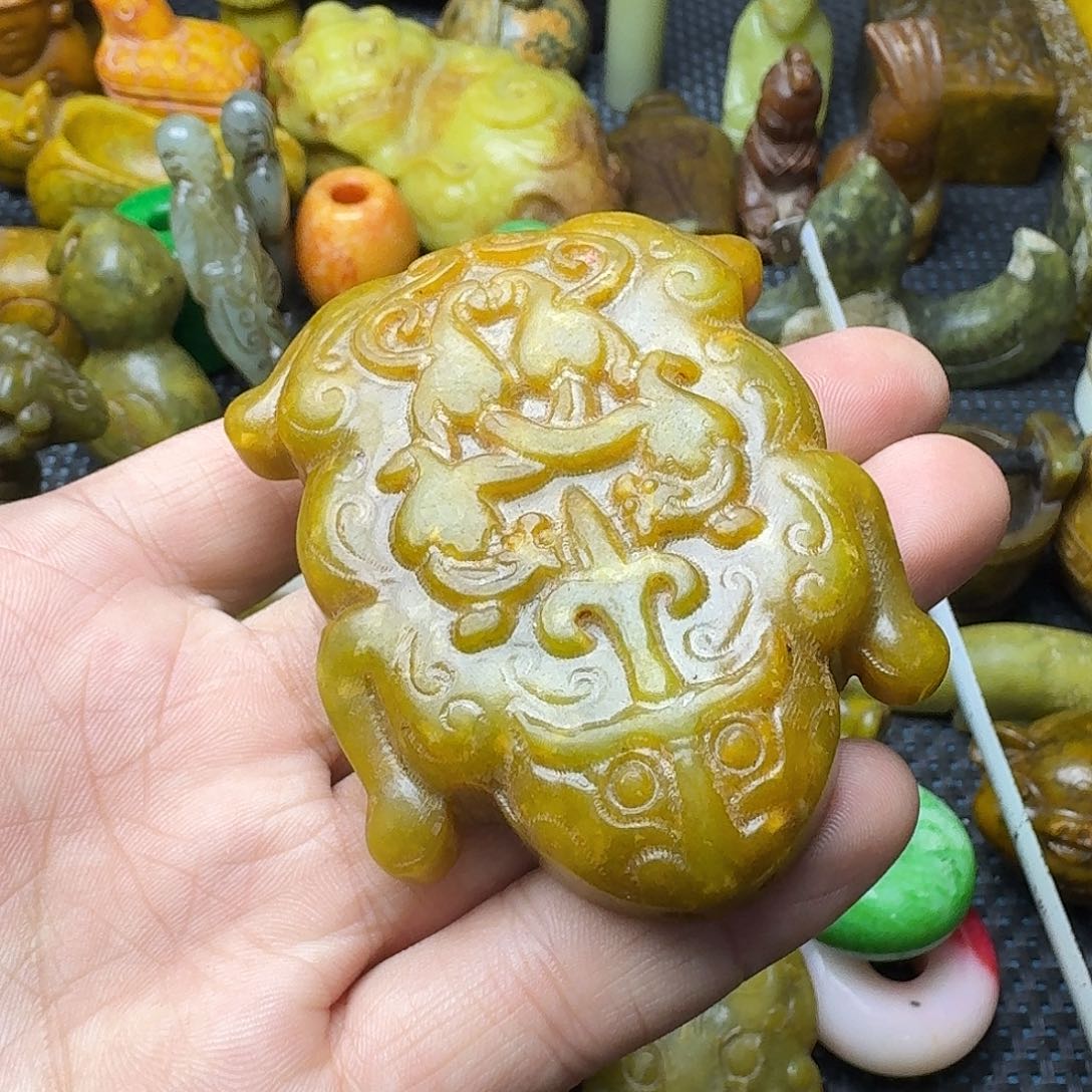 白玉菩提吊坠。。。