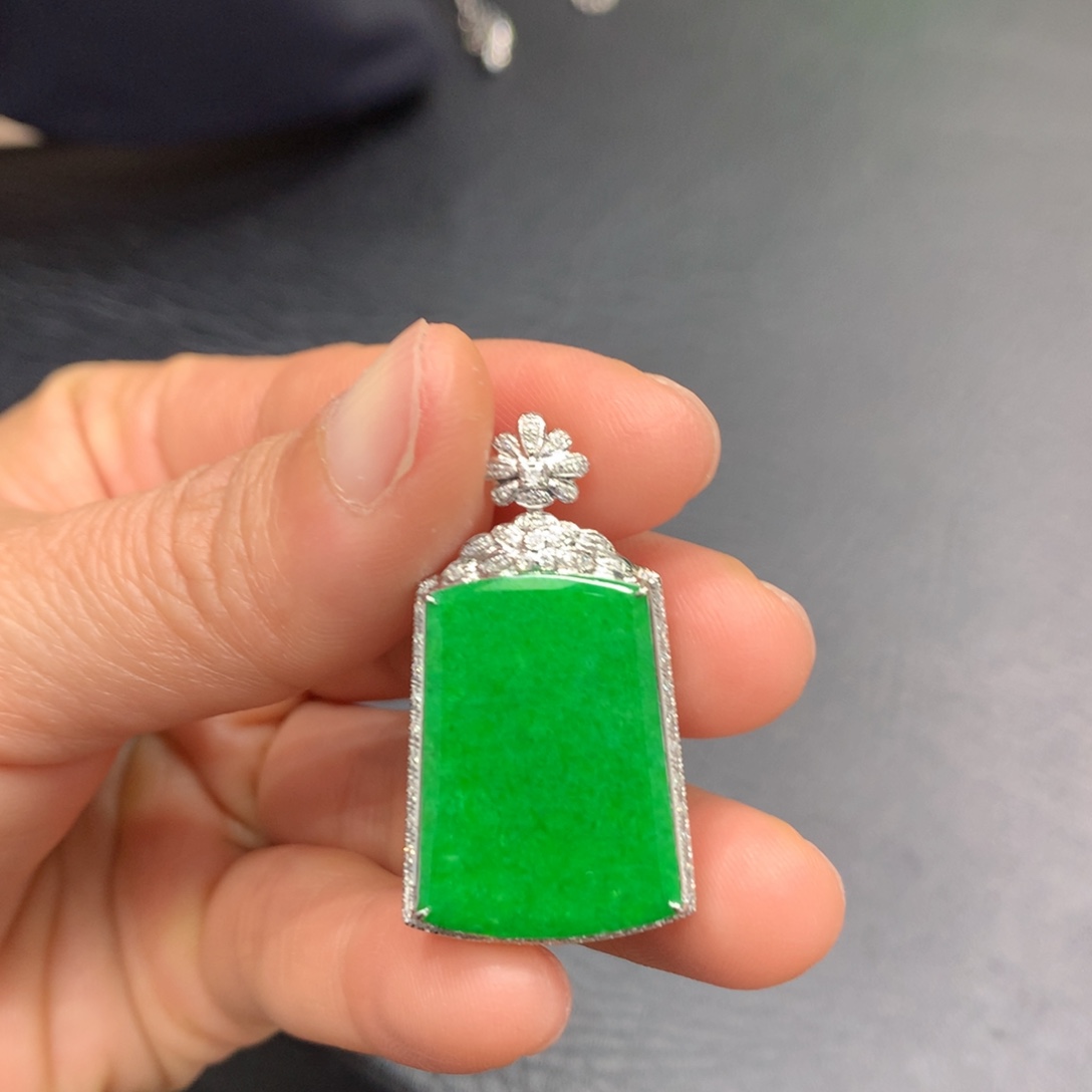 翡翠18K金镶嵌吊坠(不含链)