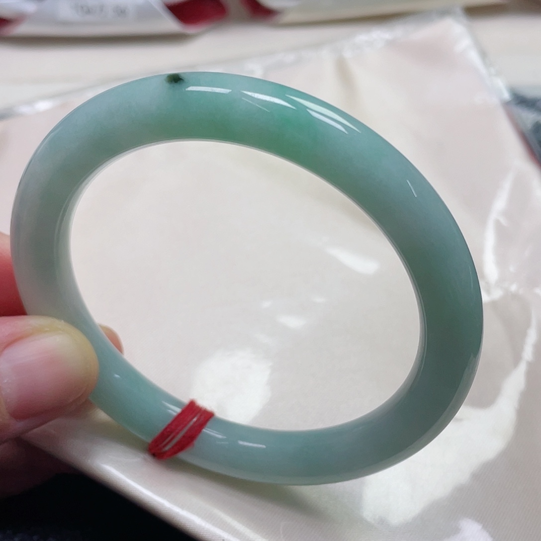 未镶嵌手镯（圆镯）翡翠