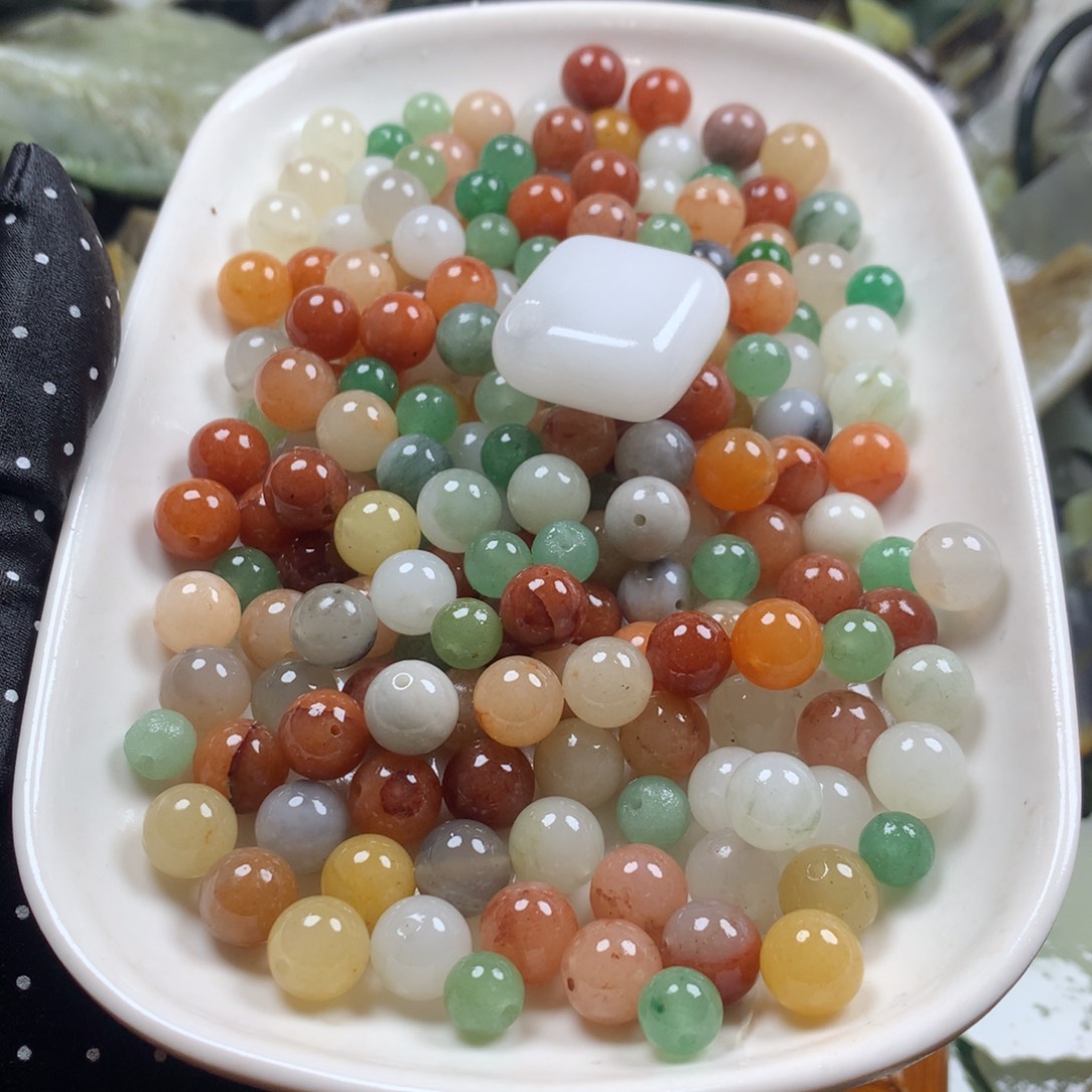 和田玉（糖玉）未镶嵌边角料