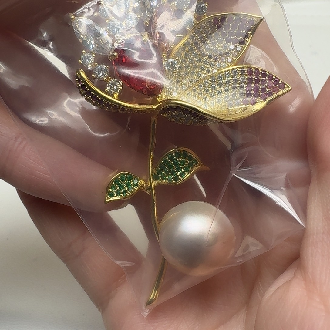 拼合珍珠（马贝珠）未镶嵌胸针