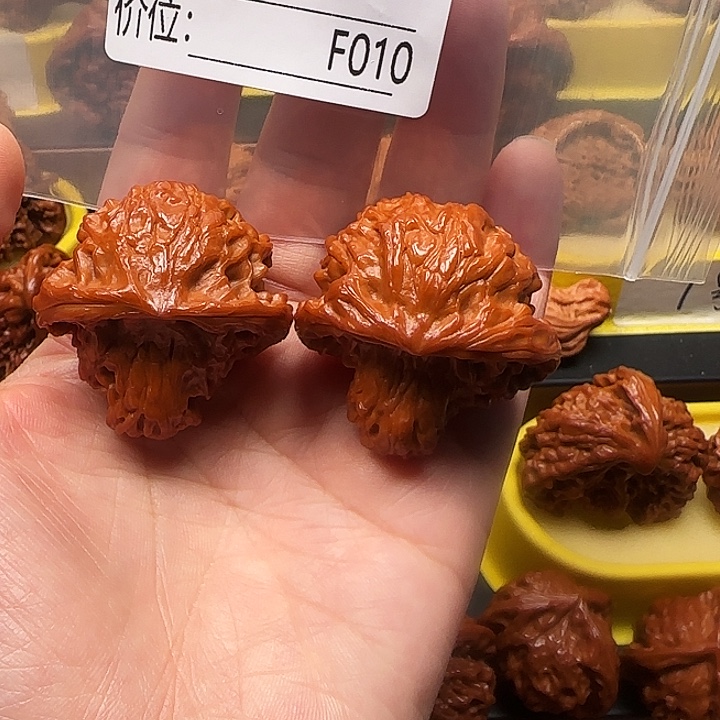 文玩核桃吊坠抱子蛇抱子蛇38