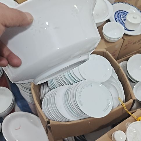 瓷玲珑白色草帽9寸大汤碗一个微瑕疵
