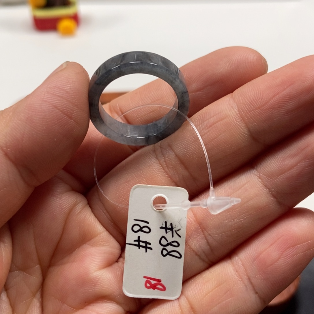 翡翠戒指未镶嵌翡翠