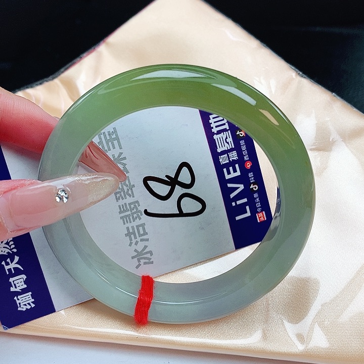 翡翠手镯未镶嵌缅甸天然a货翡翠手镯