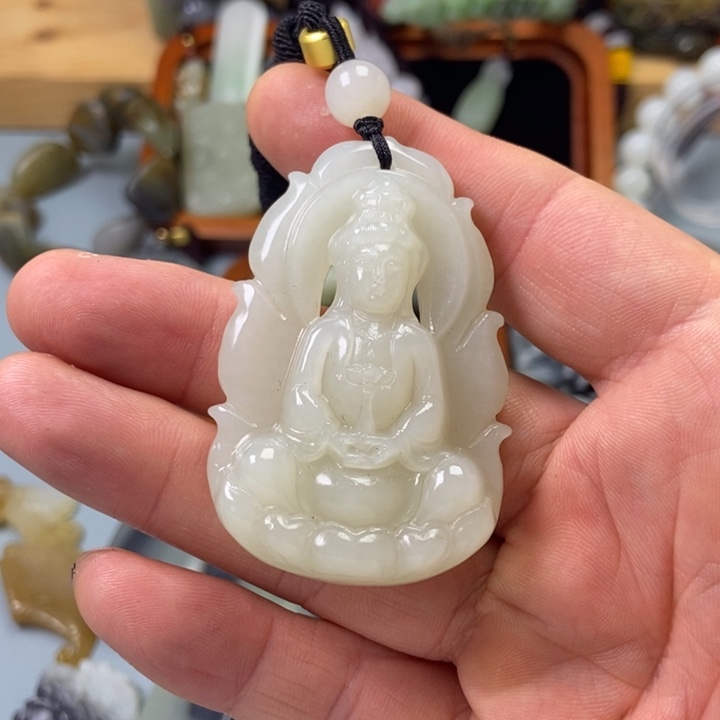 名***失和田玉未镶嵌颈饰