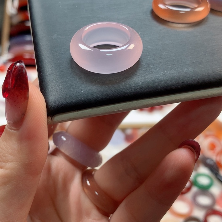 玛瑙/玉髓手镯未镶嵌-***°