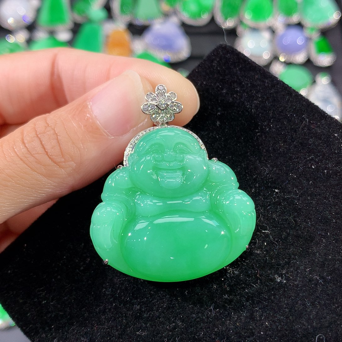 翡翠18K金镶嵌颈饰