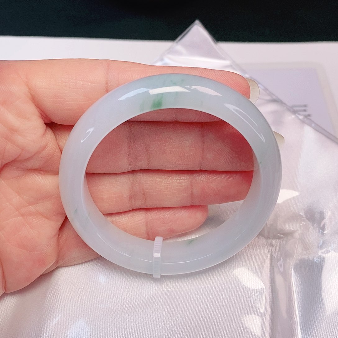【闪购商品】翡翠手镯未镶嵌正圈52.6