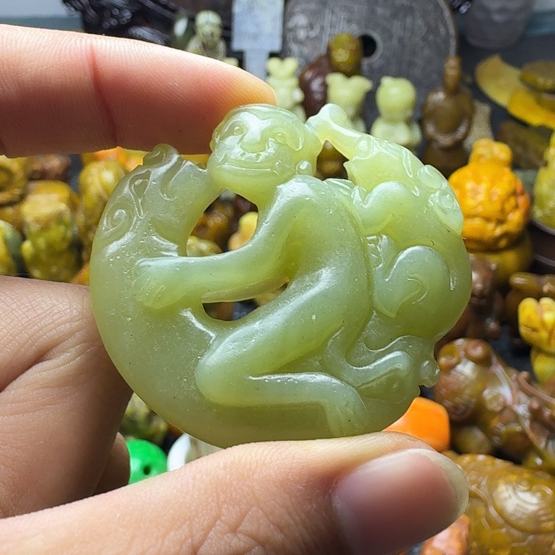 白玉菩提吊坠。。。