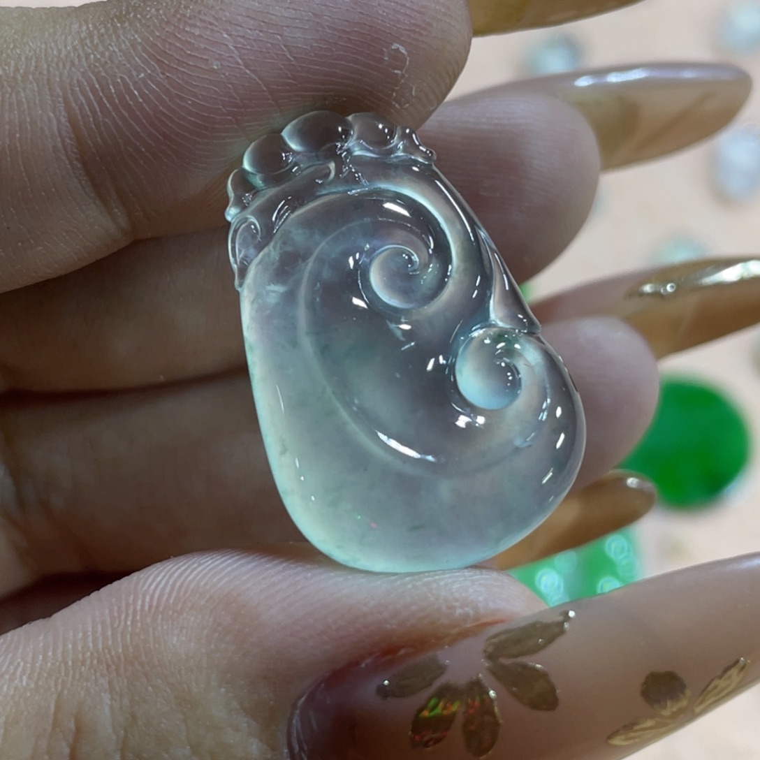 颈饰未镶嵌翡翠如意