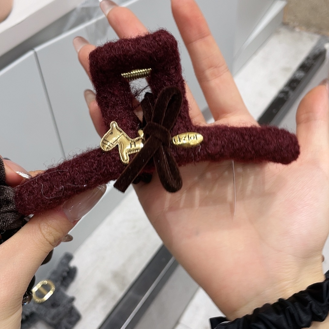 布艺非金属红色马13抓