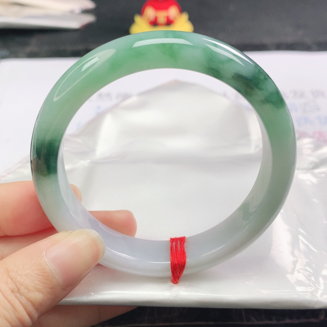 翡翠未镶嵌手镯正