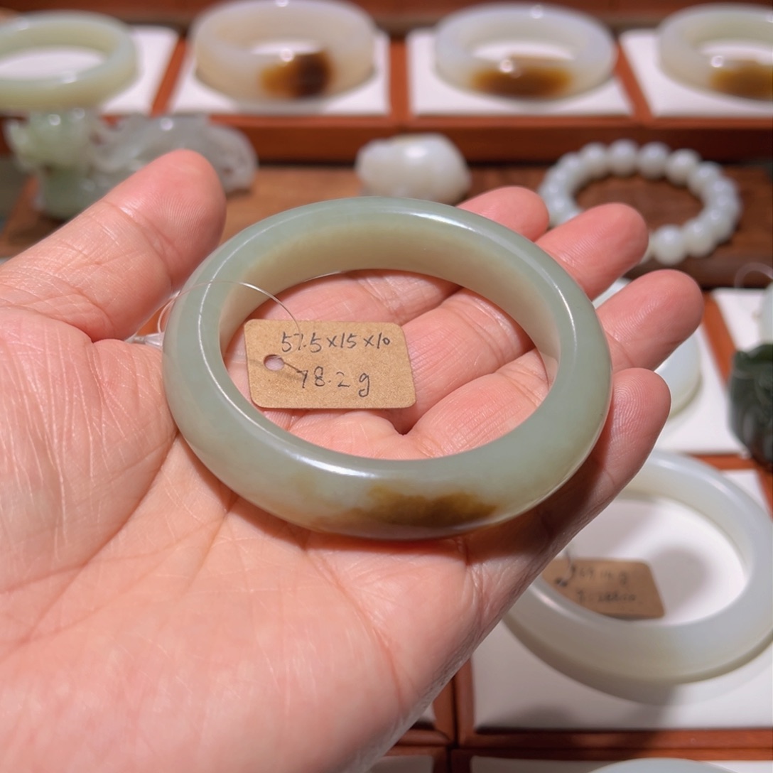 和田玉（青白玉）手镯未镶嵌