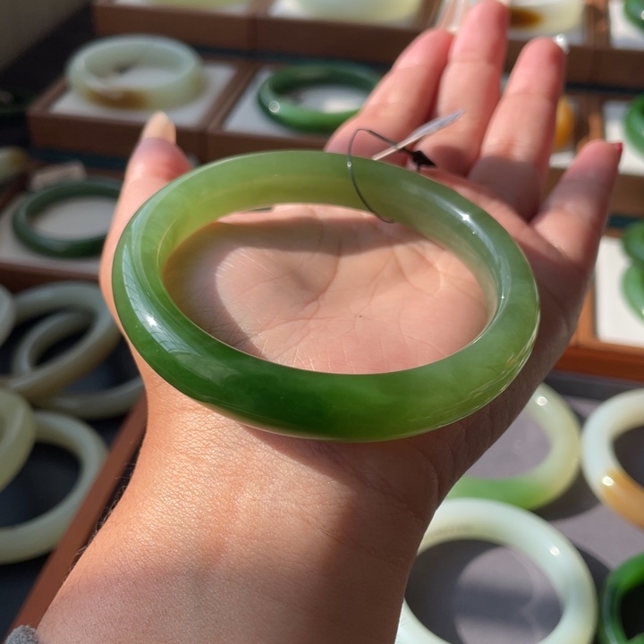 未镶嵌手镯和田玉