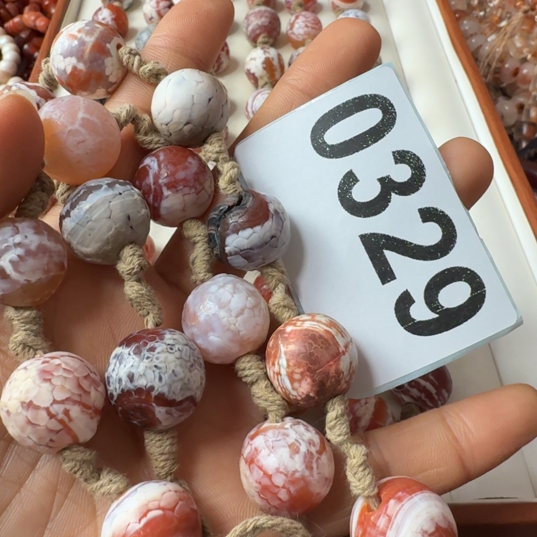 J***e玛瑙/玉髓未镶嵌颈饰