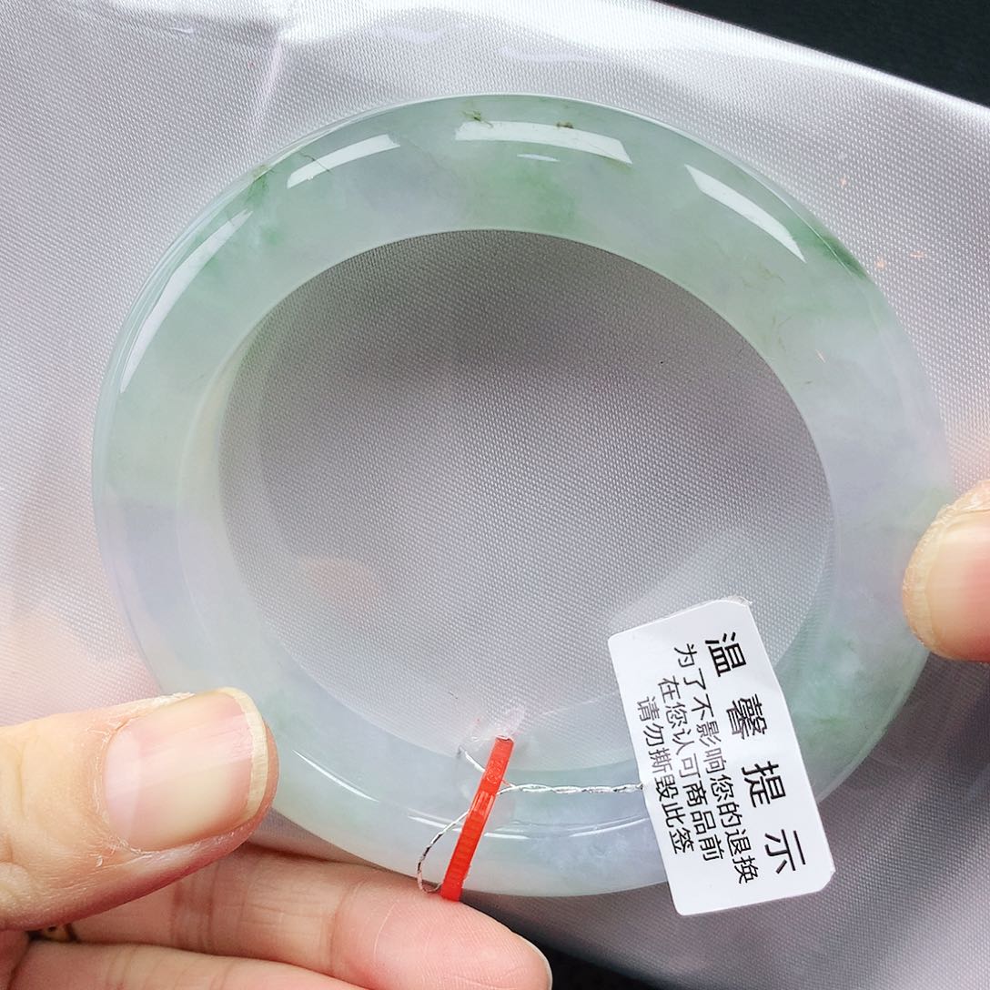 翡翠手镯未镶嵌55圈
