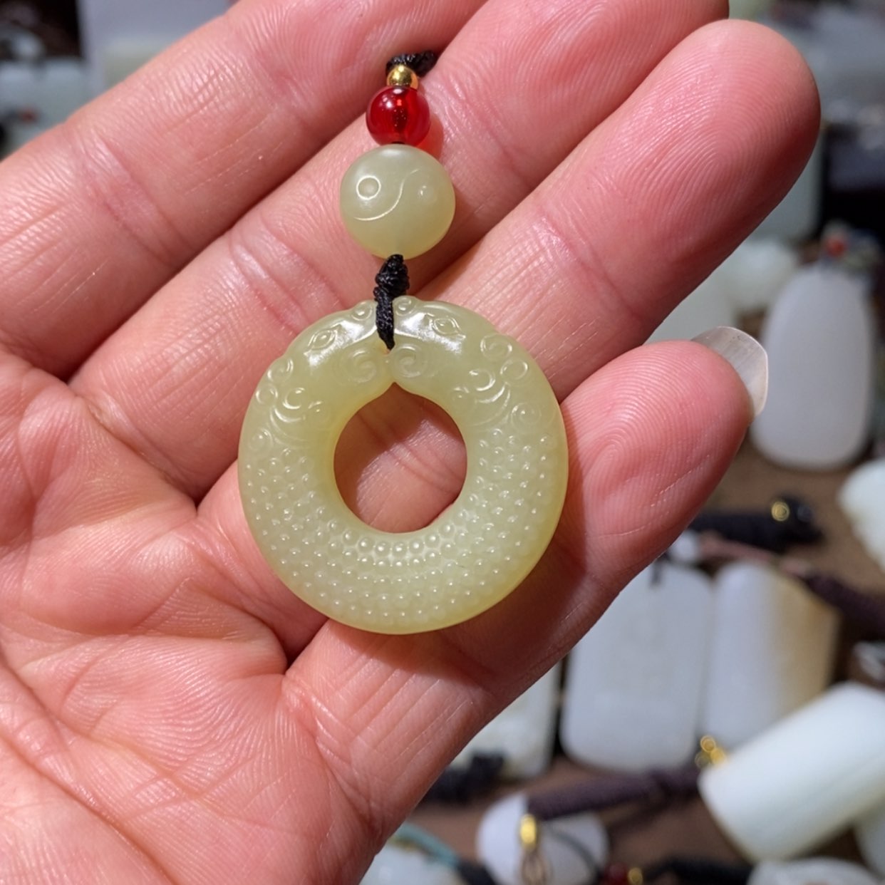 【闪购商品】和田玉吊坠(赠链)未镶嵌