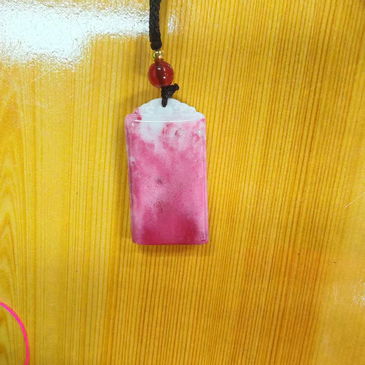 含辰砂工艺品N075-经典鸡血石小号无事牌吊坠