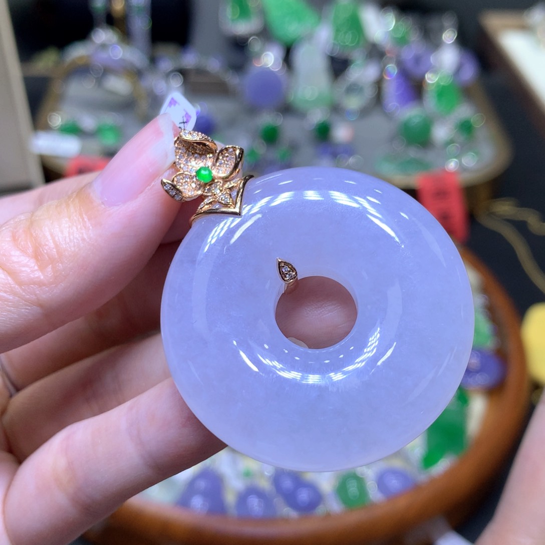 【闪购商品】翡翠颈饰18K金镶嵌翡翠吊坠项链