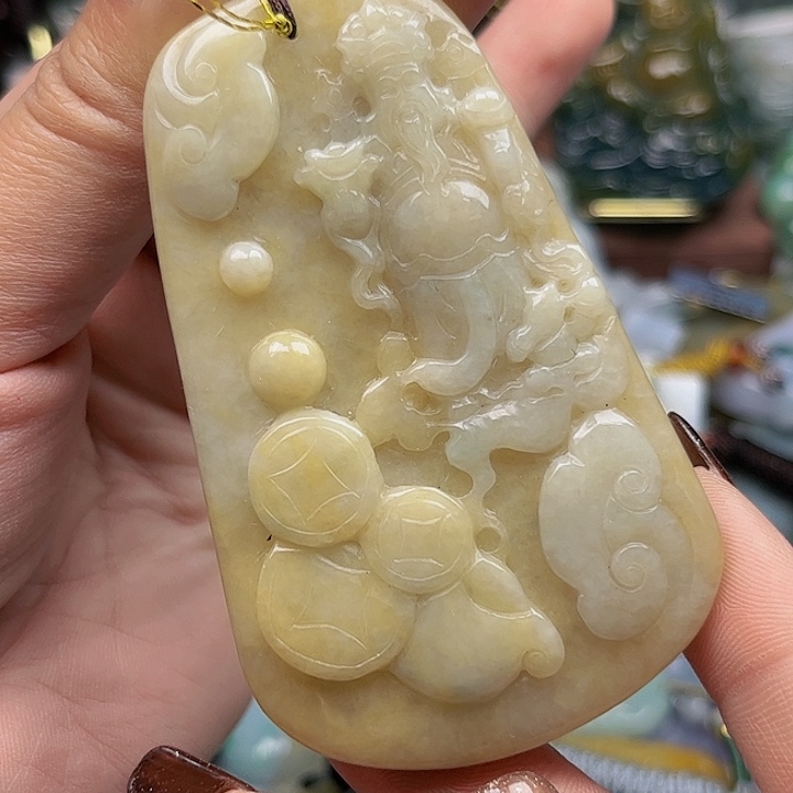 翡翠未镶嵌颈饰挂件