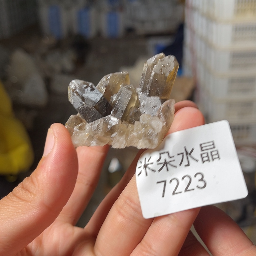 朽***未镶嵌珠宝半成品水晶