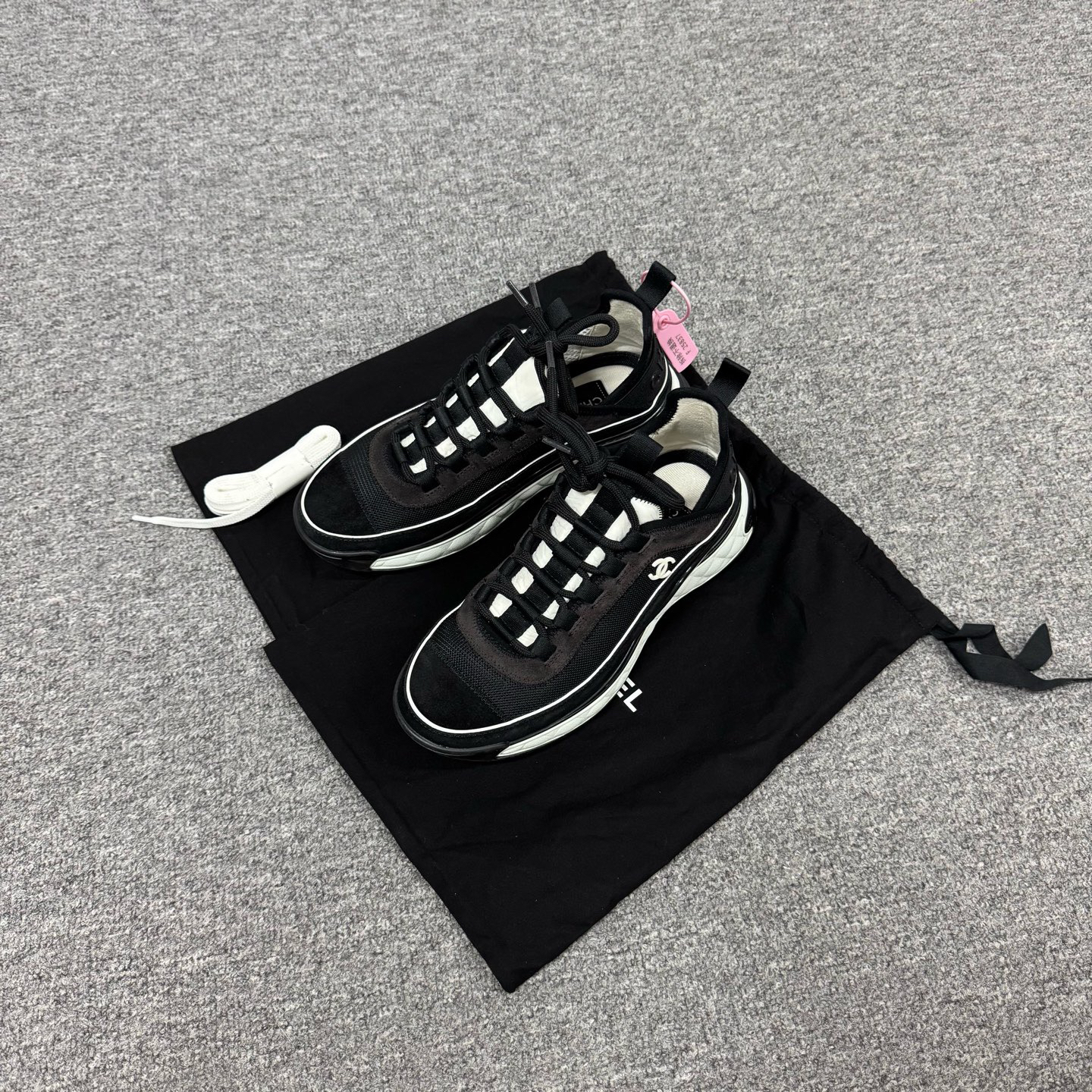 99新 AMIPARIS Chanel 黑白运动鞋37码