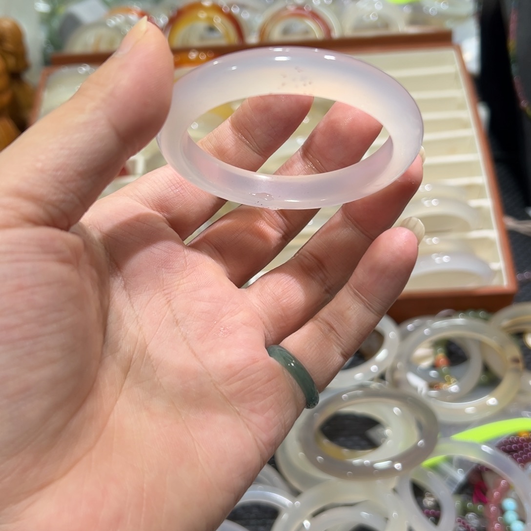 玛瑙/玉髓未镶嵌手镯54圈漂沙4.5
