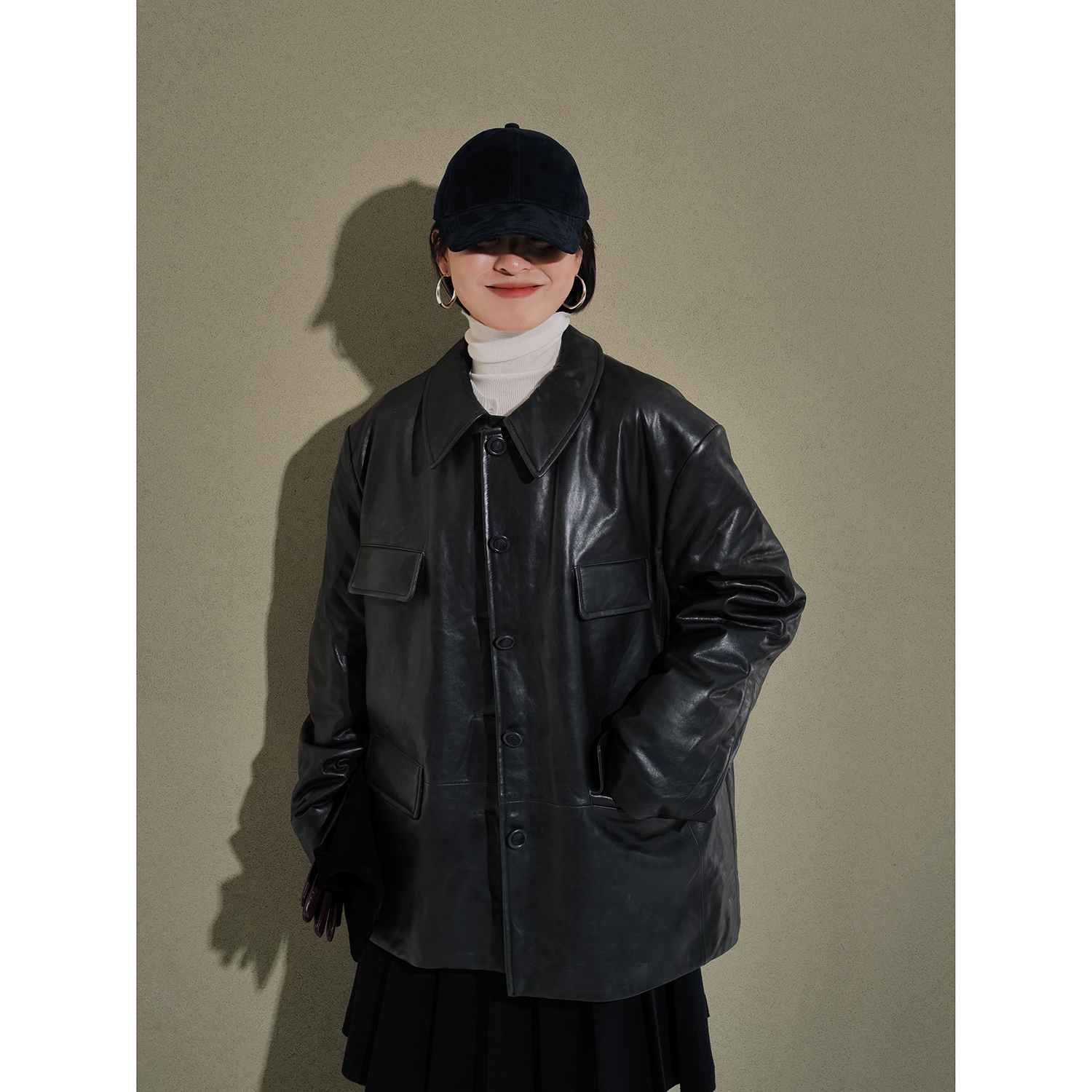 欧洲琎口蜡感绵羊皮 做旧灰蓝调女翻领宽松皮衣棉服外套131600