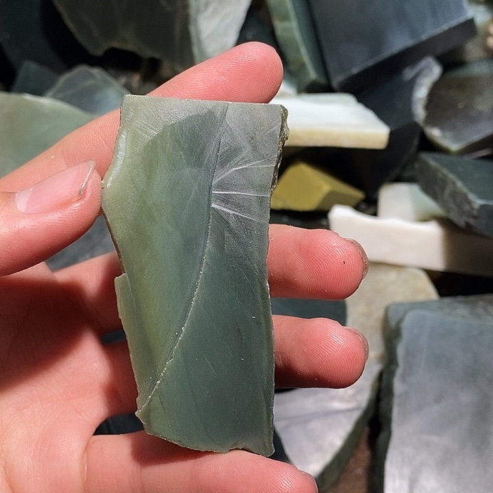 古***生和田玉（糖玉）未镶嵌珠宝半成品