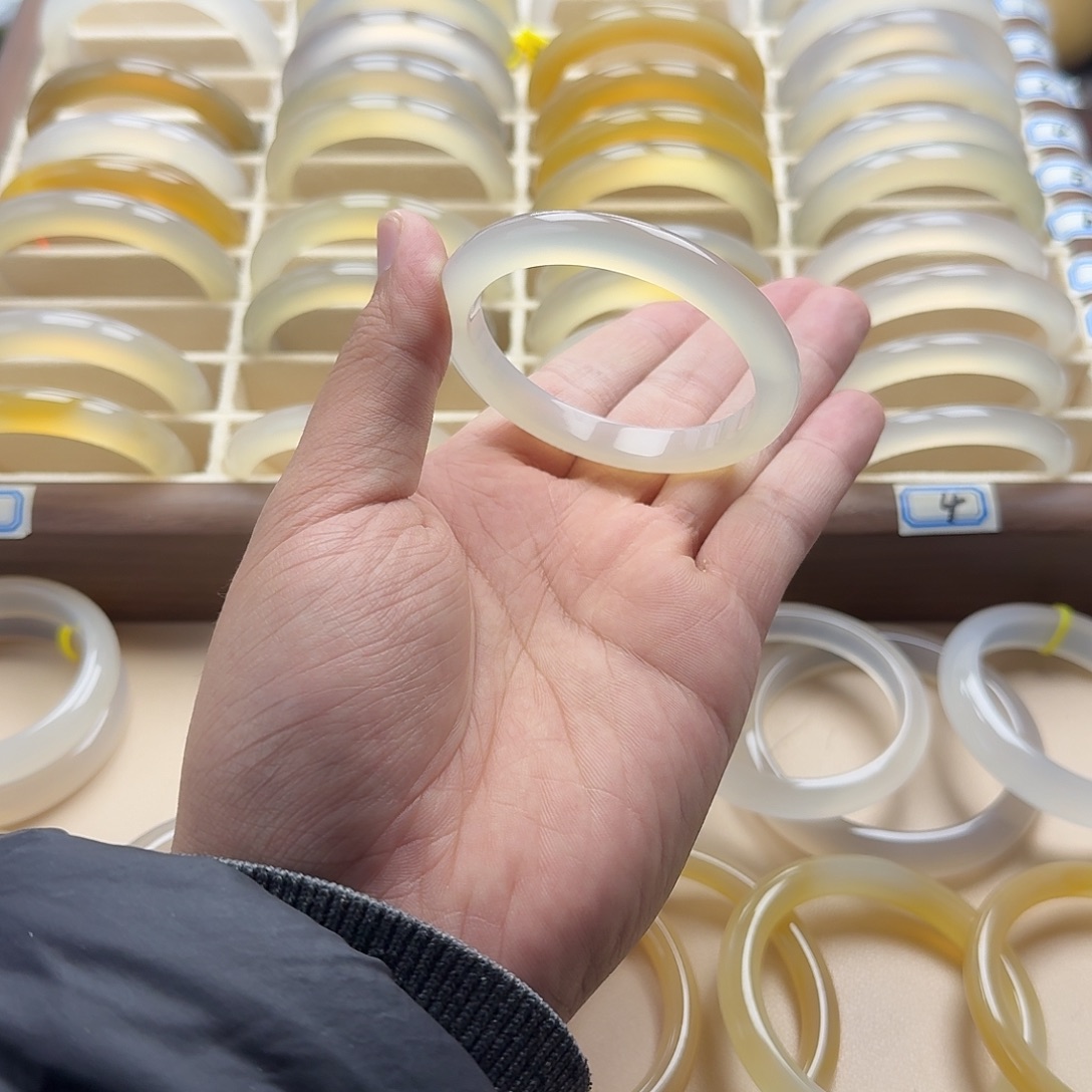 玛瑙/玉髓未镶嵌手镯54圈口